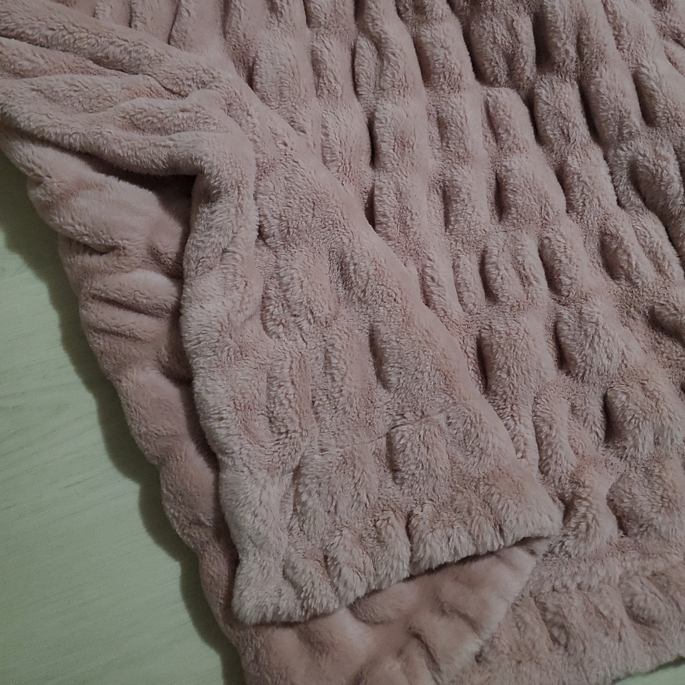 Lola Pink Textured Throw Blanket - Picture 11 of 12